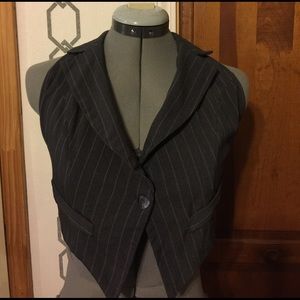 Halter tie back vest